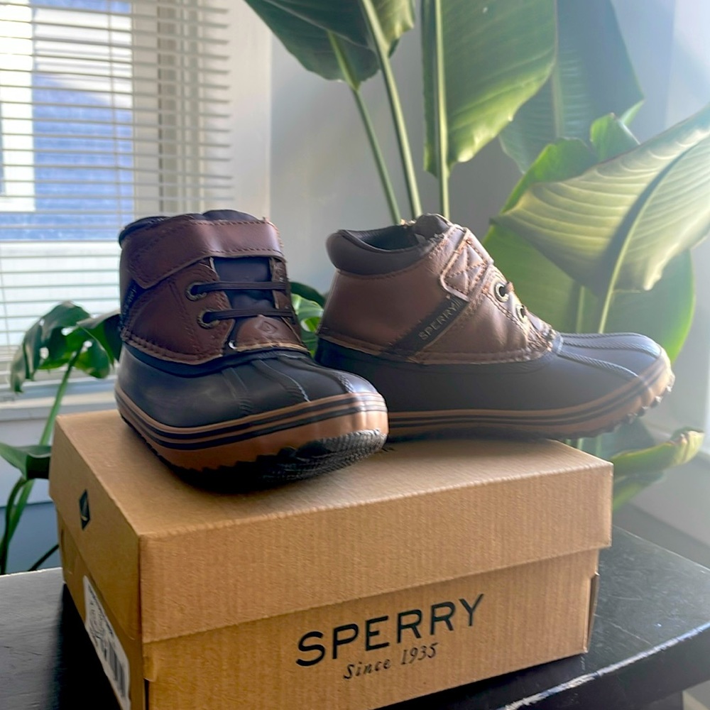 Kids Sperry duckboot NEW IN BOX!